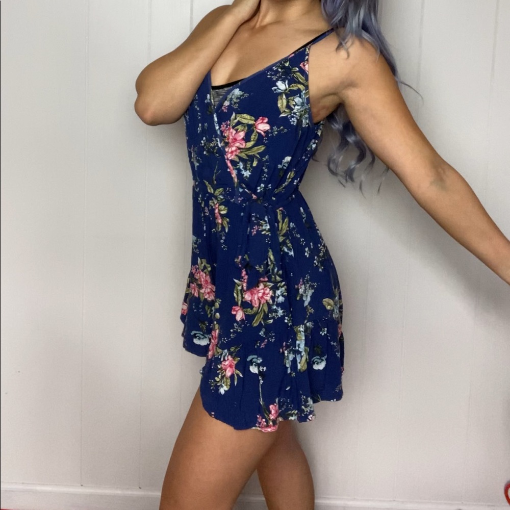 Blue floral romper 💐